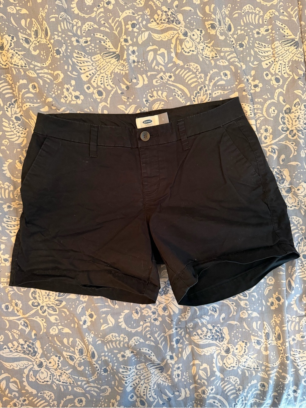 Old Navy Black Women's Chino-Style Bermuda Shorts